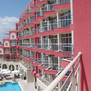 3* Hotel de apartamente Rose Garden Omax